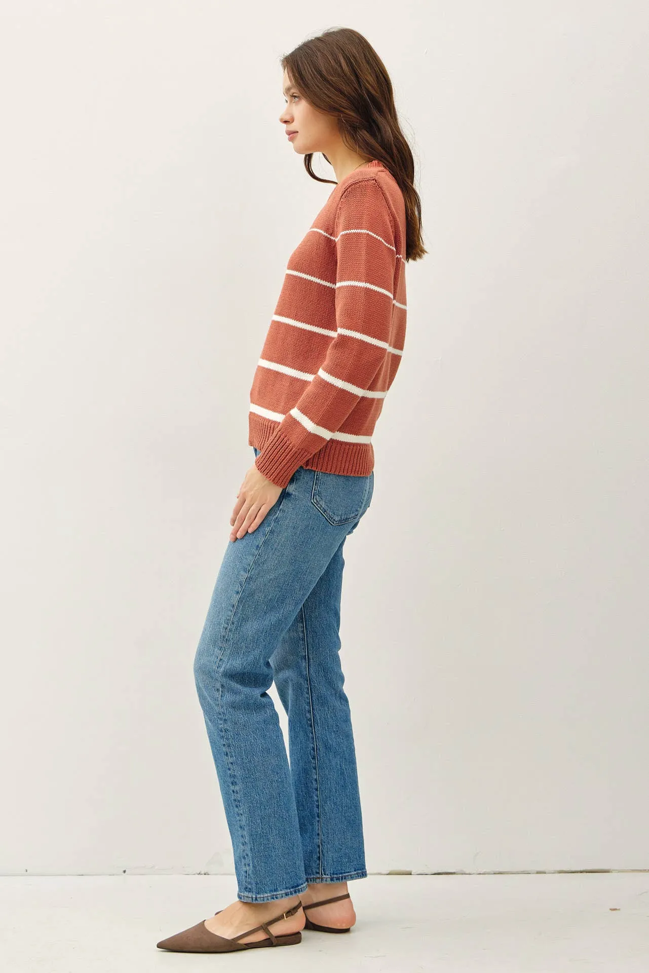 GRADIENT WIDTH STRIPE SWEATER