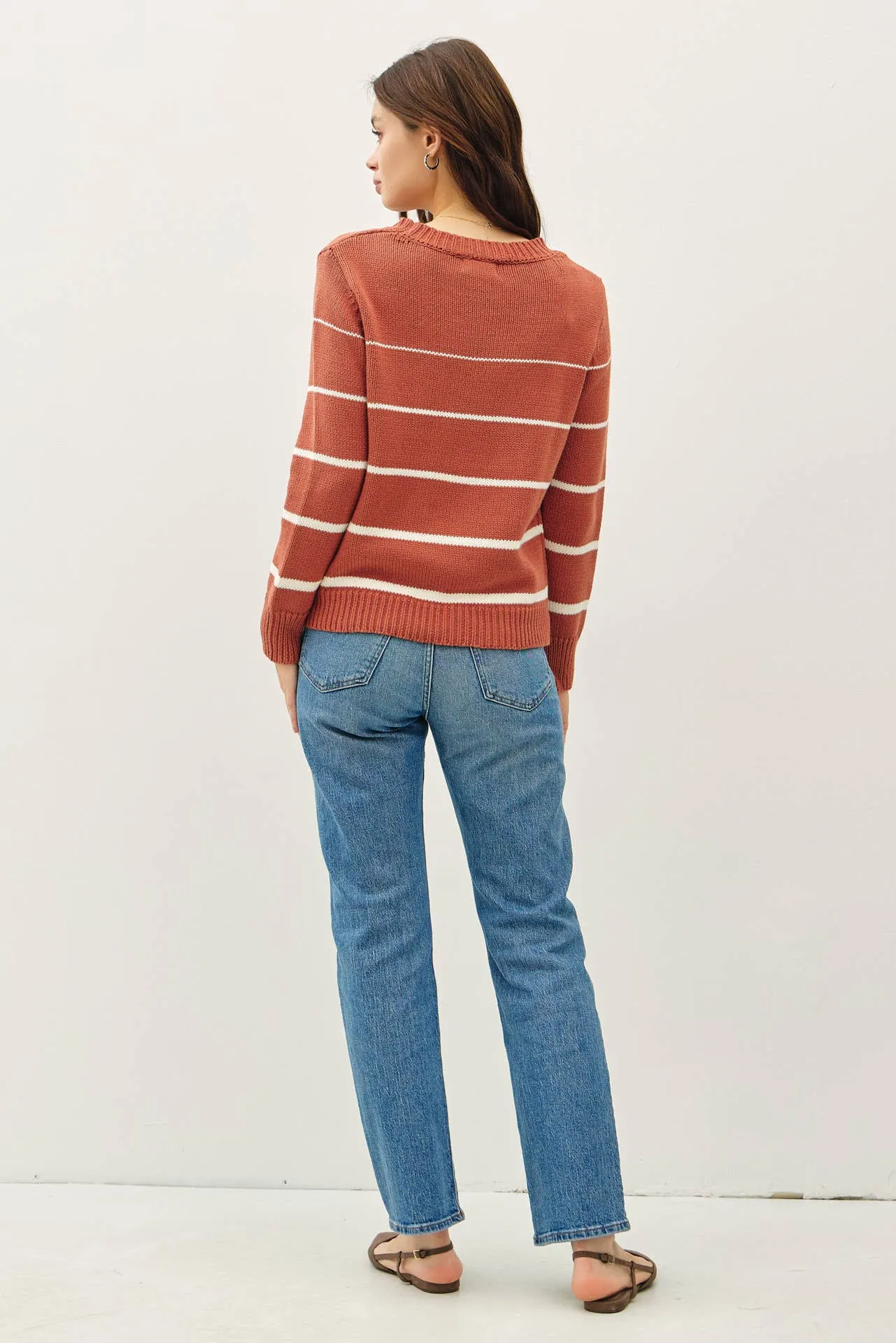 GRADIENT WIDTH STRIPE SWEATER
