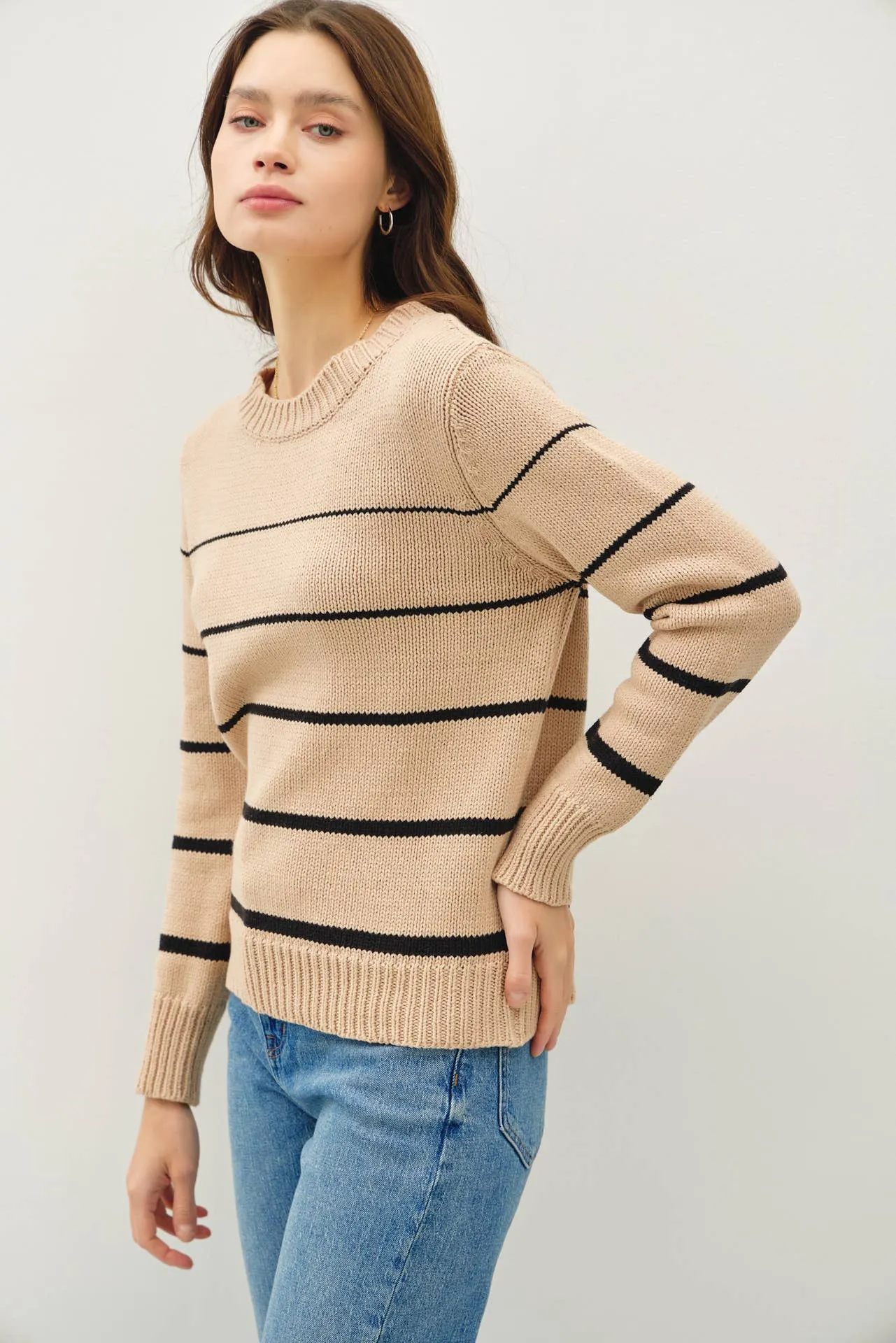 GRADIENT WIDTH STRIPE SWEATER