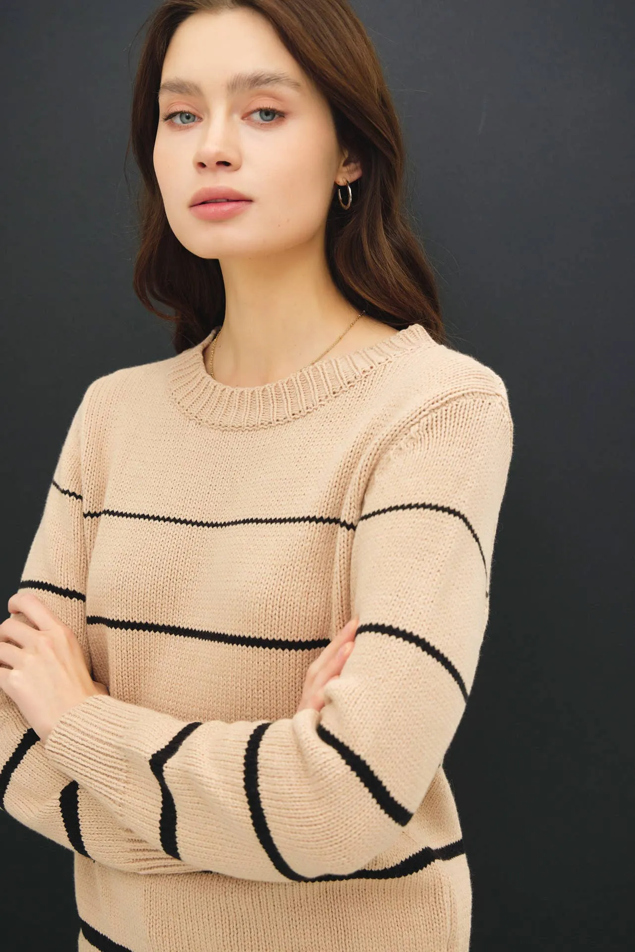 GRADIENT WIDTH STRIPE SWEATER