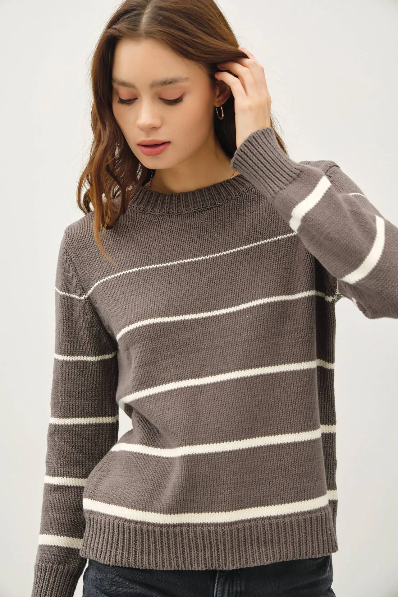 GRADIENT WIDTH STRIPE SWEATER