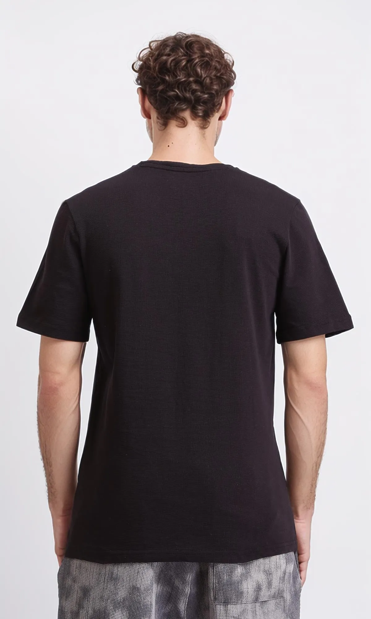 R210240 - Solid Pattern Slip On Basic Tee - Black